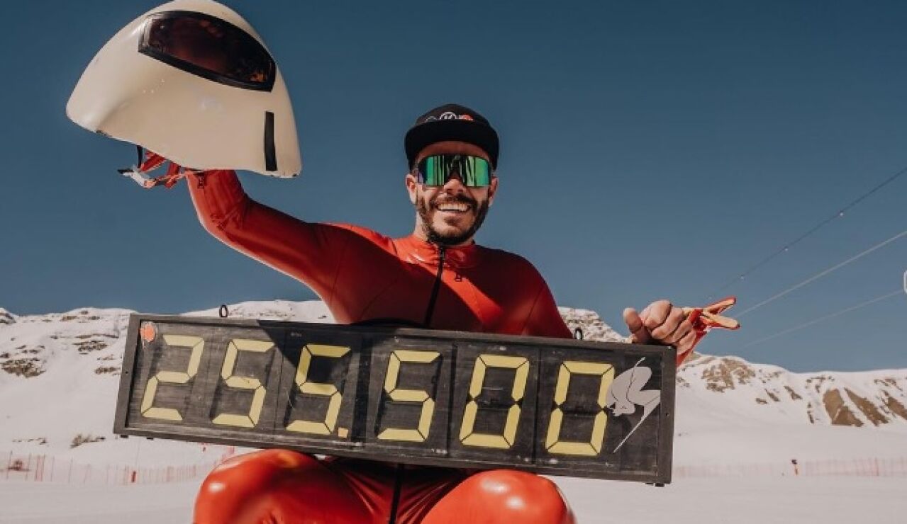 Simon Billy, tras batir el récord mundial de esquí de velocidad