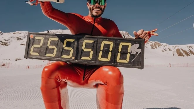 Simon Billy, tras batir el récord mundial de esquí de velocidad Simon Billy, tras batir el récord mundial de esquí de velocidad