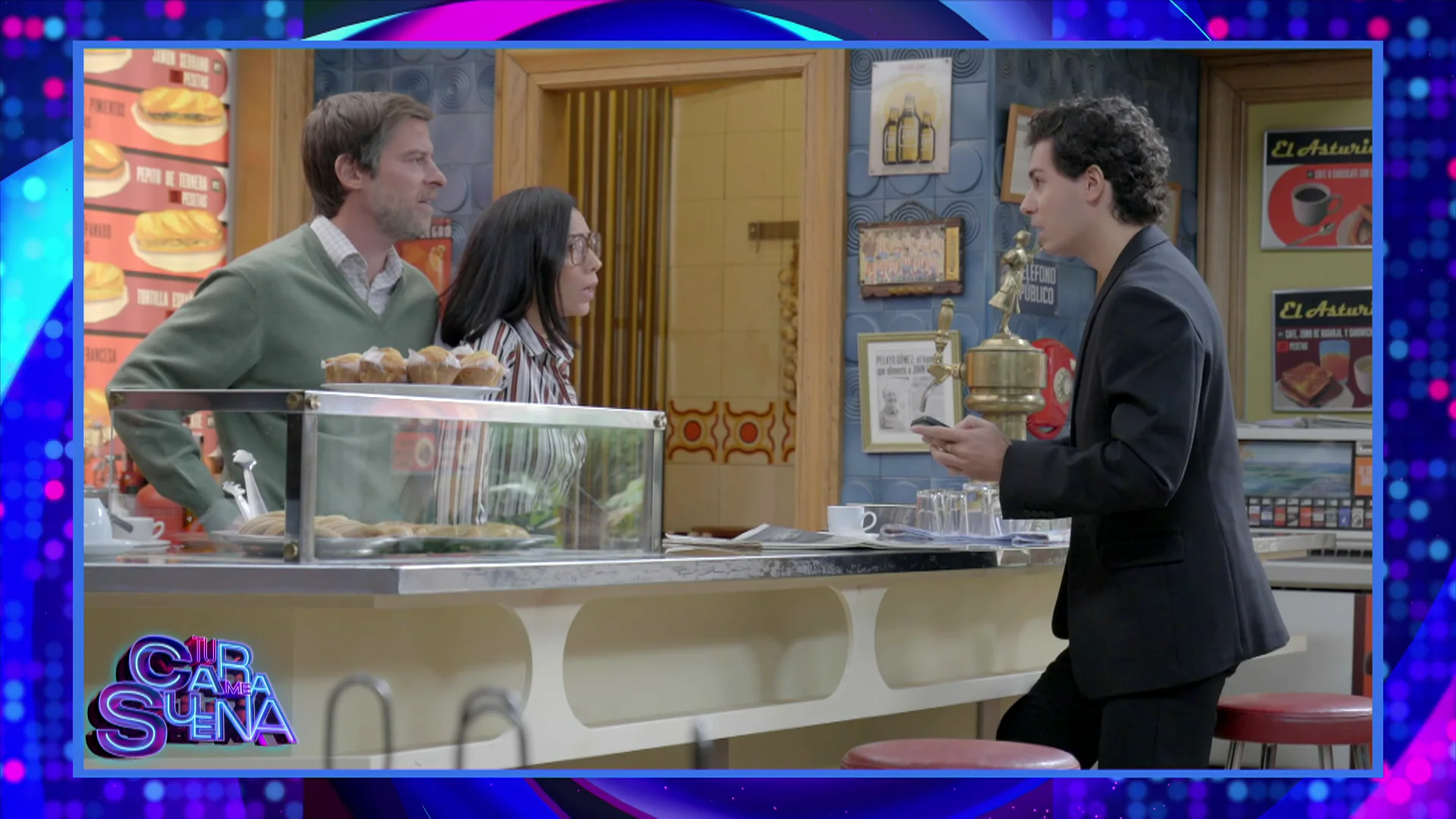 El cameo de Alfred García en ‘Amar es para siempre’: ¿Qué hace con un móvil en los 80? El cameo de Alfred García en ‘Amar es para siempre’: ¿Qué hace con un móvil en los 80?