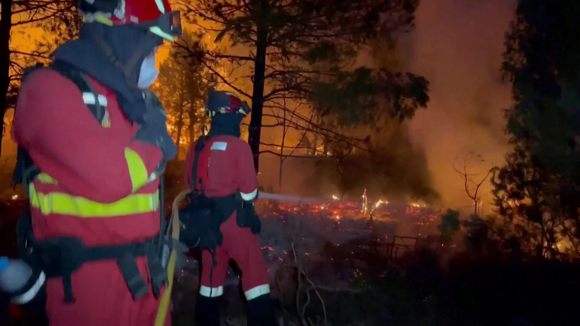 El incendio de Castellón continua descontrolado: ¿Qué circunstancias han propiciado la rápida expansión de las llamas? El incendio de Castellón continua descontrolado: ¿Qué circunstancias han propiciado la rápida expansión de las llamas?