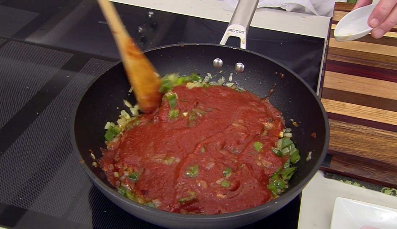 La salsa de tomate universal y enriquecida de Karlos Arguiñano: "Vale para todo"