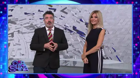 Sandra Golpe enseña a Agustín Jiménez cómo presentar Noticias con una última hora Sandra Golpe enseña a Agustín Jiménez cómo presentar Noticias con una última hora