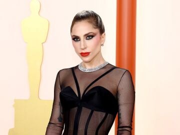 Lady Gaga posando en los Oscar
