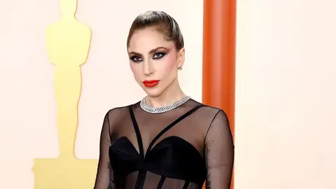 Lady Gaga posando en los Oscar Lady Gaga posando en los Oscar