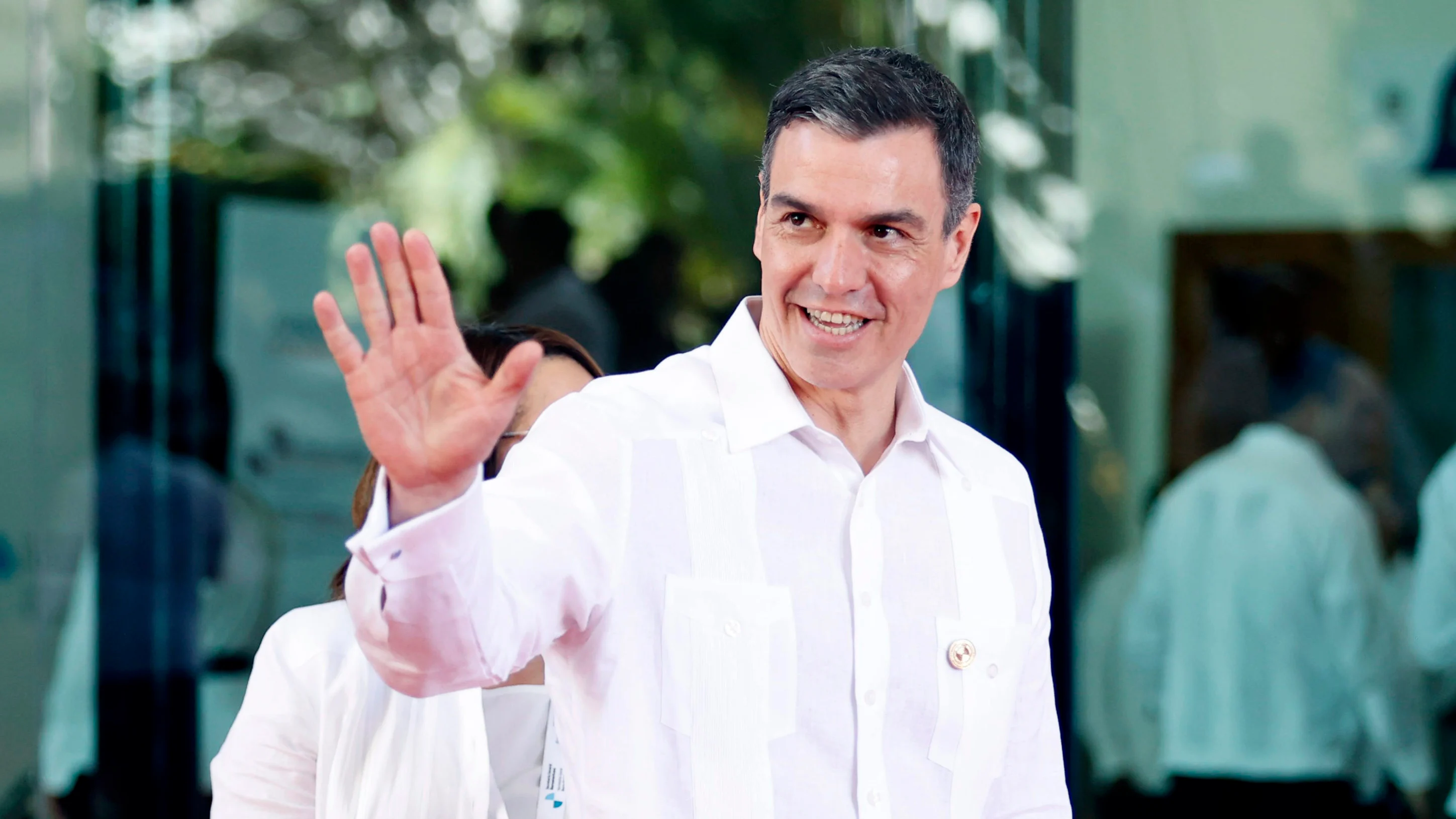 El presidente del Gobierno de España, Pedro Sánchez, saluda hoy a su llegada a la XXVIII Cumbre Iberoamericana de Jefes de Estado y de Gobierno, en Santo Domingo El presidente del Gobierno de España, Pedro Sánchez, saluda hoy a su llegada a la XXVIII Cumbre Iberoamericana de Jefes de Estado y de Gobierno, en Santo Domingo