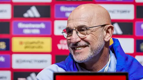 Luis de la Fuente atiende a los medios en Glasgow Luis de la Fuente atiende a los medios en Glasgow