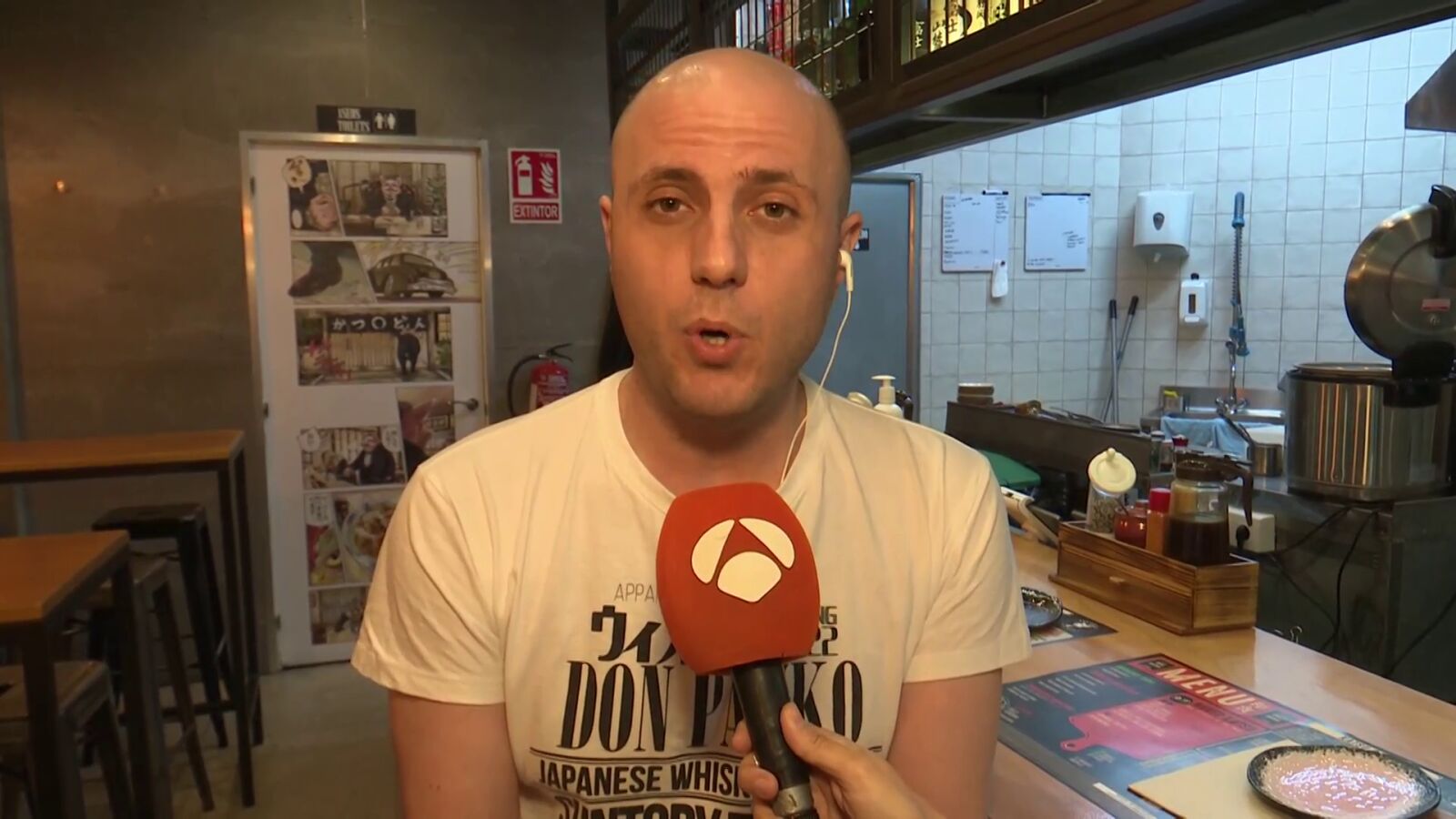 La solución de un hostelero de Madrid para una Semana Santa sin camareros: una jornada laboral de 16 horas
