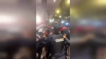 Incidentes entre los jugadores de Perú y la Policía en Madrid Incidentes entre los jugadores de Perú y la Policía en Madrid