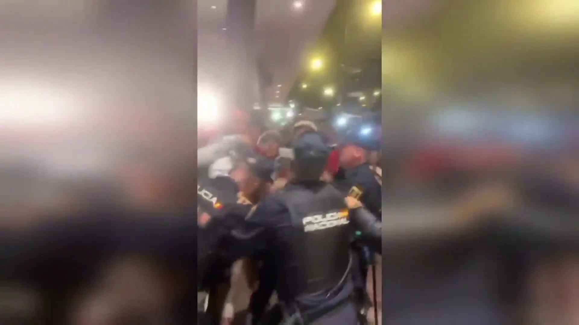 Incidentes entre los jugadores de Perú y la Policía en Madrid Incidentes entre los jugadores de Perú y la Policía en Madrid