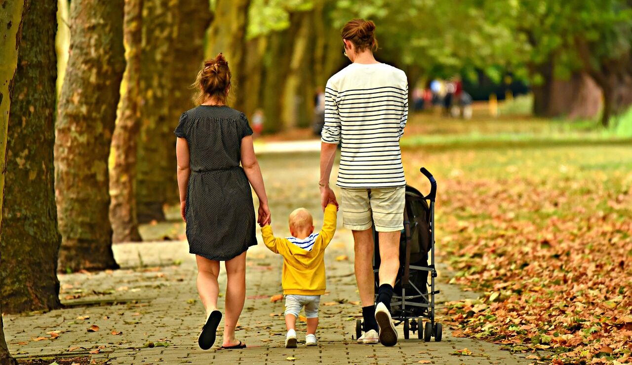 La nueva Ley de Familias incluye tres permisos por cuidados de conviviente