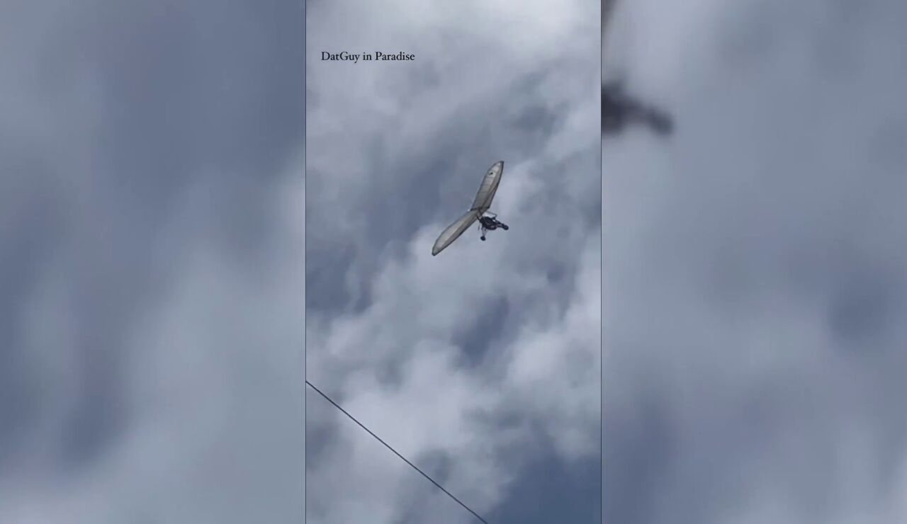 Pilotos desertores escapan de Cuba en ala delta