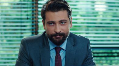 Alihan descubre que Zeynep tiene un nuevo trabajo… ¿Qué hará?