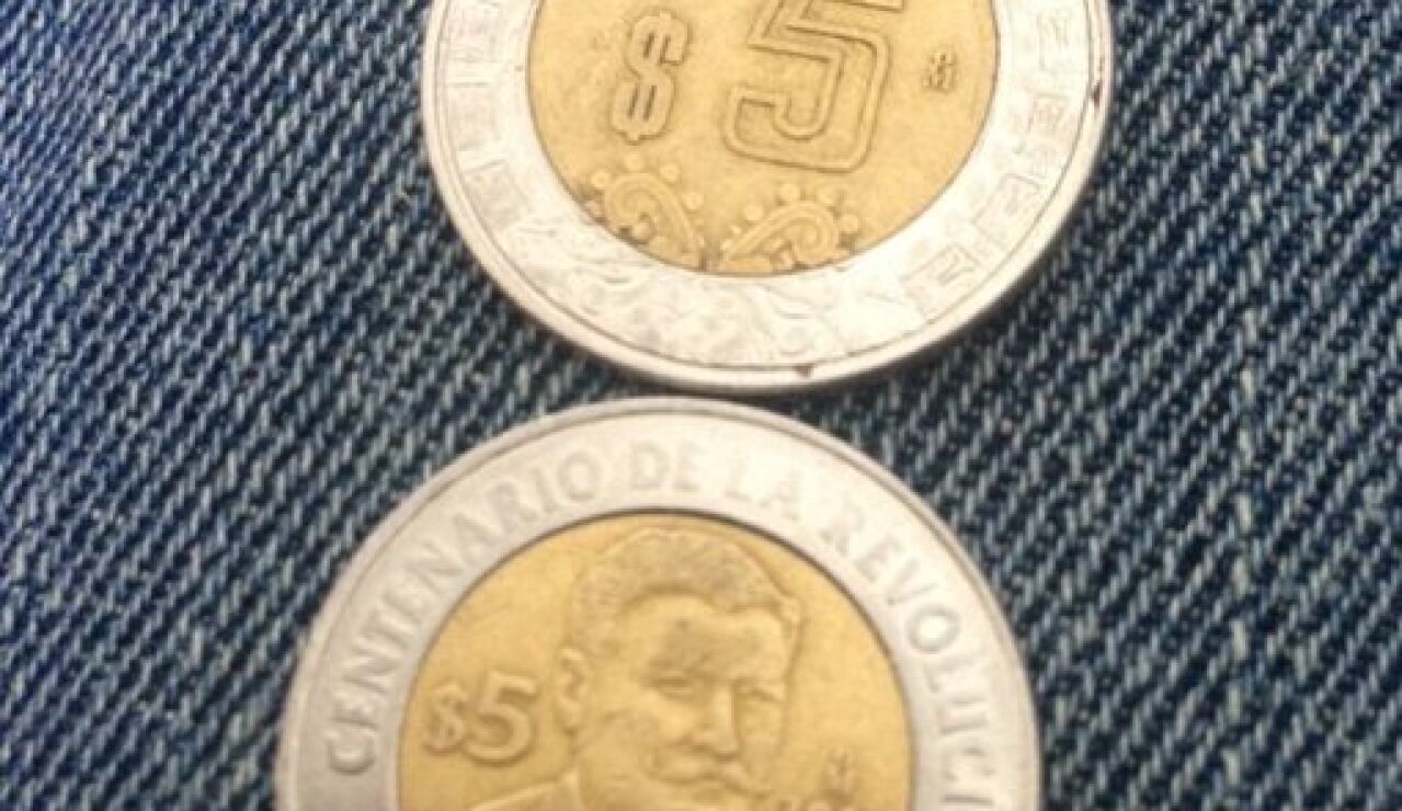 Pesos mexicano o la moneda de 2 euros