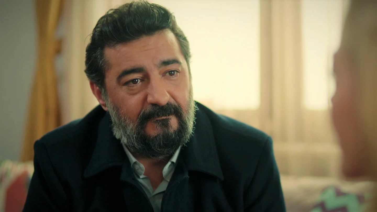 Akif entrega a Nebahat los papeles del divorcio… ¿Intentará ahora reconquistar a Suzan? Akif entrega a Nebahat los papeles del divorcio… ¿Intentará ahora reconquistar a Suzan?