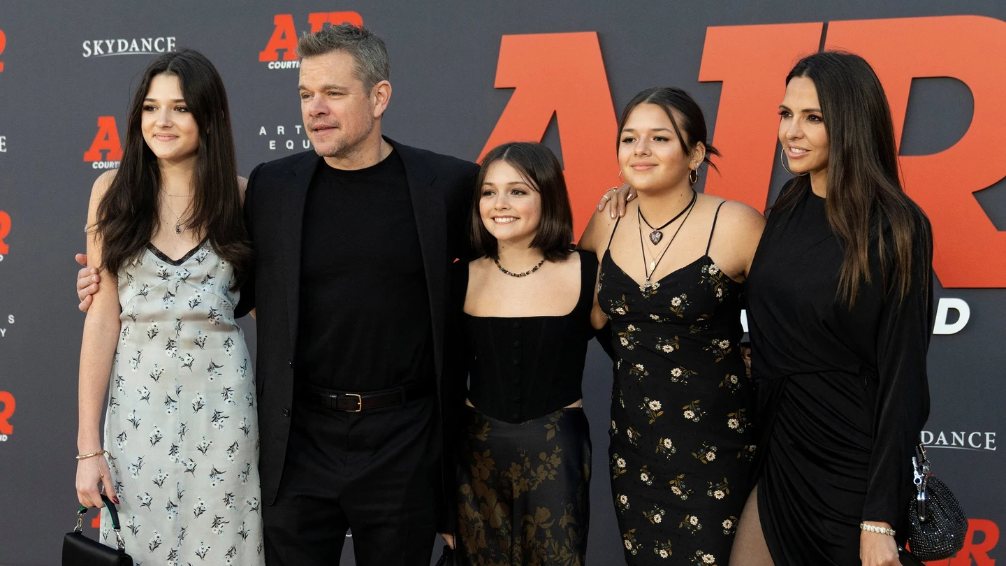 Matt Damon con su mujer y sus hijas Matt Damon con su mujer y sus hijas