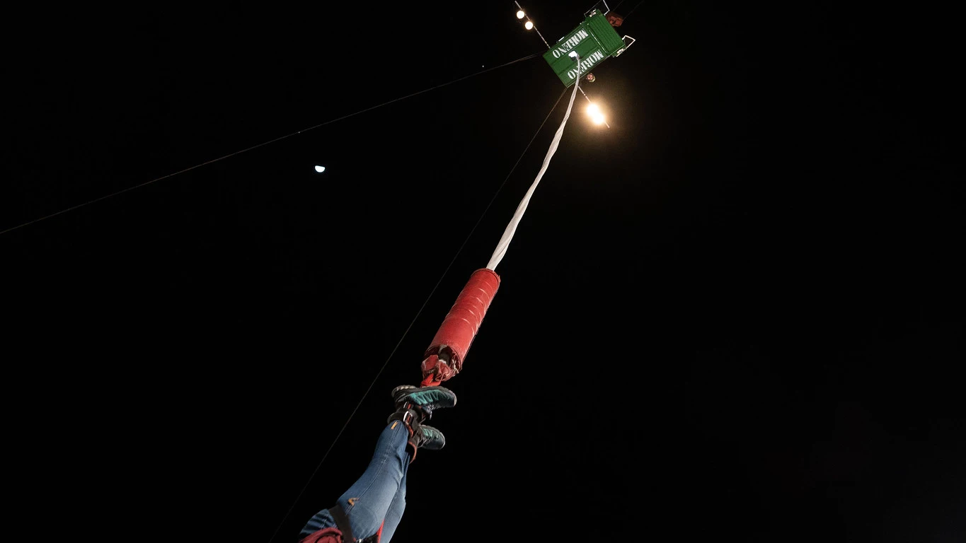 ¡Espectacular! Marta Jiménez hace historia en 'El Hormiguero' con un salto bungee ¡Espectacular! Marta Jiménez hace historia en 'El Hormiguero' con un salto bungee
