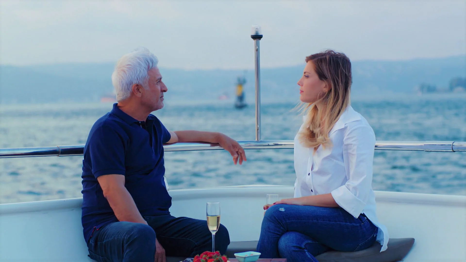 Así fue el romántico viaje en barco de Yildiz y Halit