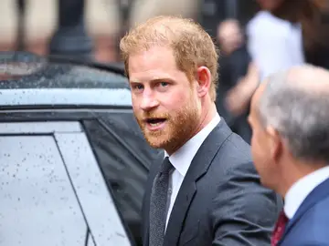El príncipe Harry abandona los juzgados de Londres El príncipe Harry abandona los juzgados de Londres