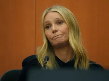 Gwyneth Paltrow testificando en el juicio por un accidente de esquí Gwyneth Paltrow testificando en el juicio por un accidente de esquí