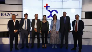 'A tu salud' celebra los 50 premios recibidos en sus 20 años de historia 'A tu salud' celebra los 50 premios recibidos en sus 20 años de historia