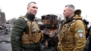 Los heramanos Klitschko, en el frente de la guerra en Ucrania