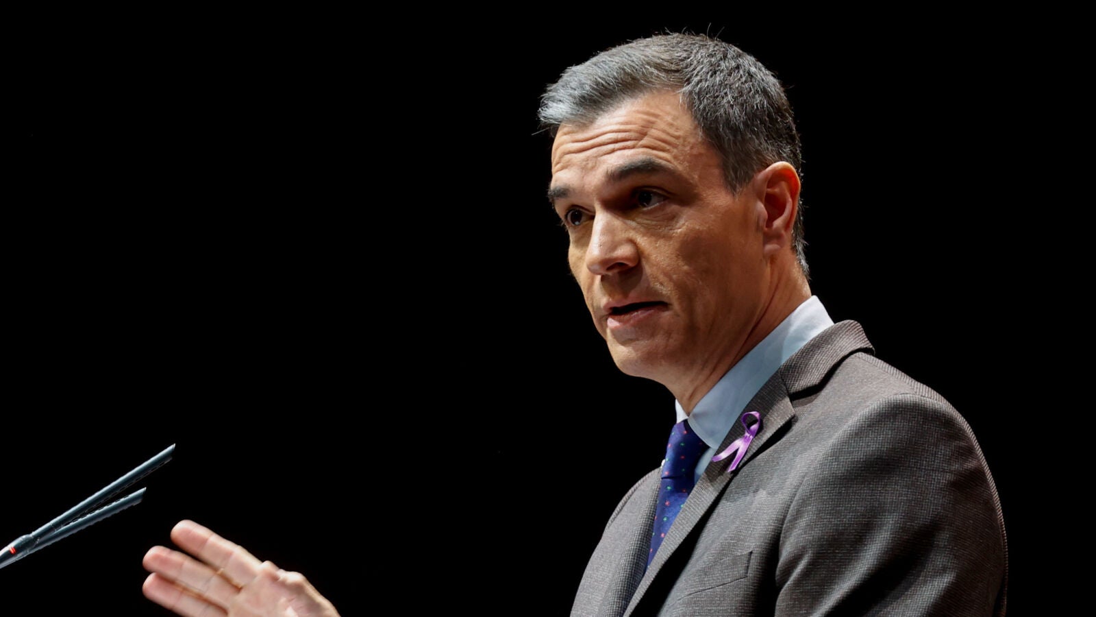 El PSOE se mantiene a la cabeza por encima de PP y Sumar se posiciona por delante de Podemos, según el CIS