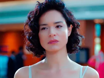 Ender le cuenta la verdad a Zehra: ¡Sinan le ha traicionado! Ender le cuenta la verdad a Zehra: ¡Sinan le ha traicionado!