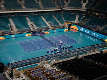 La pista del Hard Rock Stadium bajo la lluvia La pista del Hard Rock Stadium bajo la lluvia