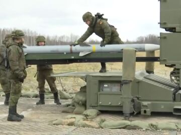 Así es la batería de misiles española que defiende los cielos de Letonia ante un posible ataque ruso 