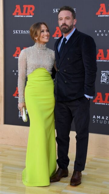 Jennifer Lopez y Ben Affleck en el estreno de la película del actor 'Air'