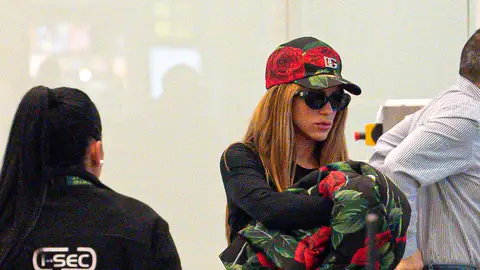 Shakira, en el aeropuerto Shakira, en el aeropuerto