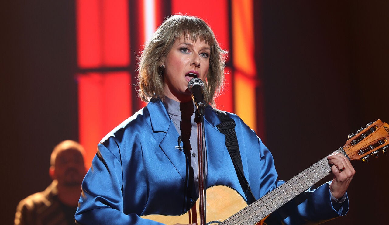 Anne Igartiburu emociona contando la dura historia de ‘Luka’ como Suzanne Vega
