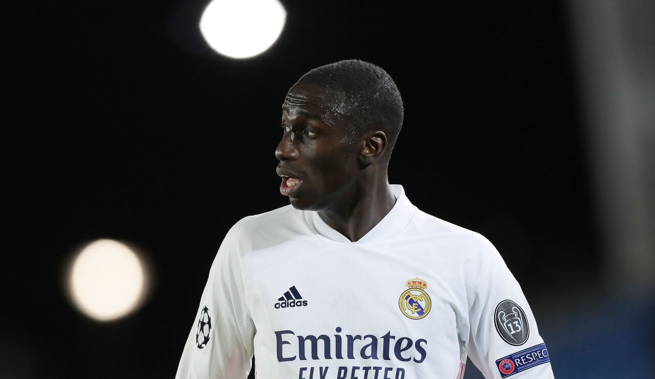 Ferland Mendy en un partido con el Real Madrid