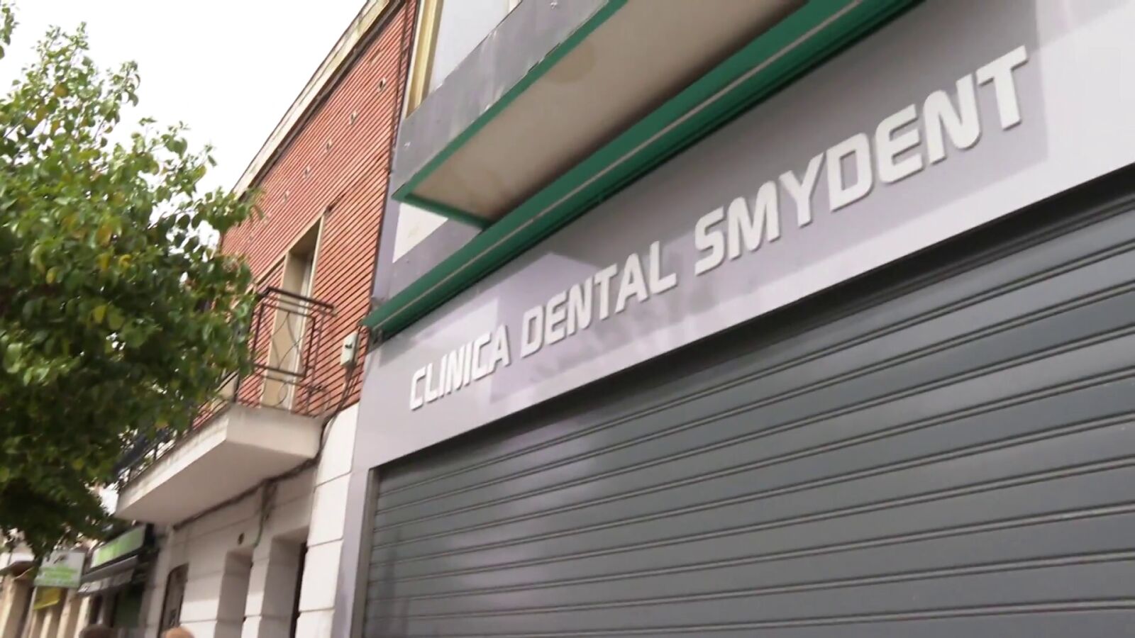 Un centenar de clientes se quedan abandonados por el cierre sorpresa de una clínica dental