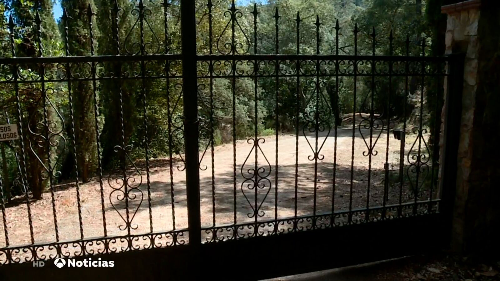 Investigan si unos padres mantuvieron incomunicados a sus hijos durante años sin acceso al exterior