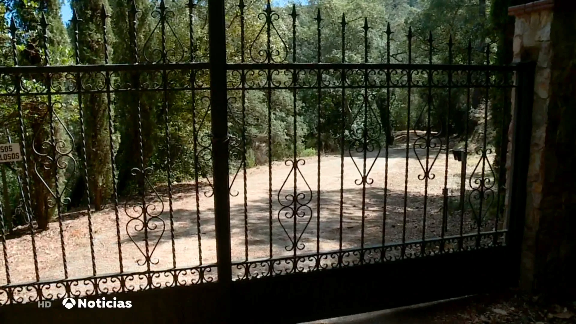 Investigan a unos padres por mantener incomunicados a sus hijos