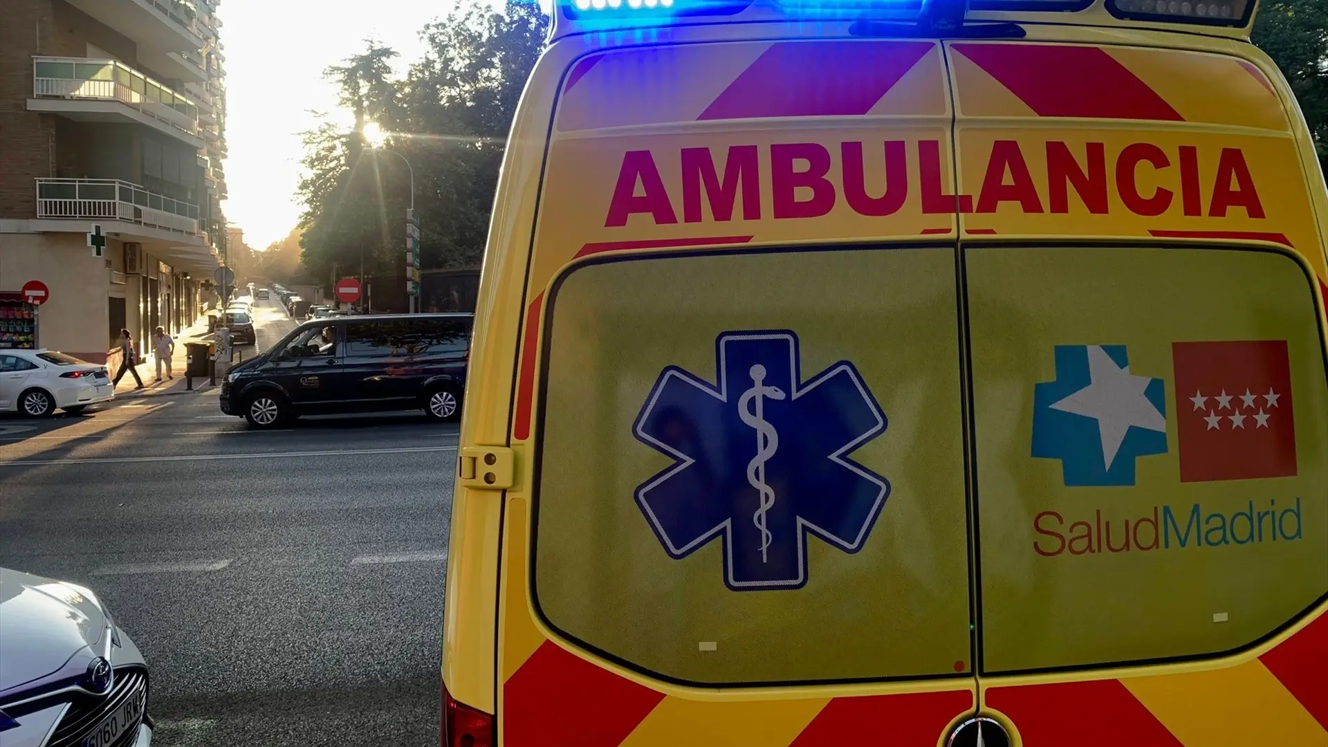 Imagen de archivo de una ambulancia Imagen de archivo de una ambulancia