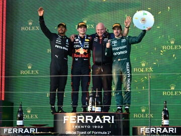 Verstappen, Hamilton y Alonso, en el podio del GP de Australia 2023