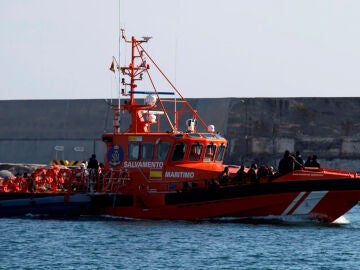 A3 Noticias de la mañana (03-04-23) Dos muertos y un desaparecido tras naufragar el Villaboa 1 en Cabo Mayor, Cantabria