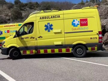 Muere un ciclista tras salirse de la carretera e impactar contra unas rocas en la Sierra Norte madrileña