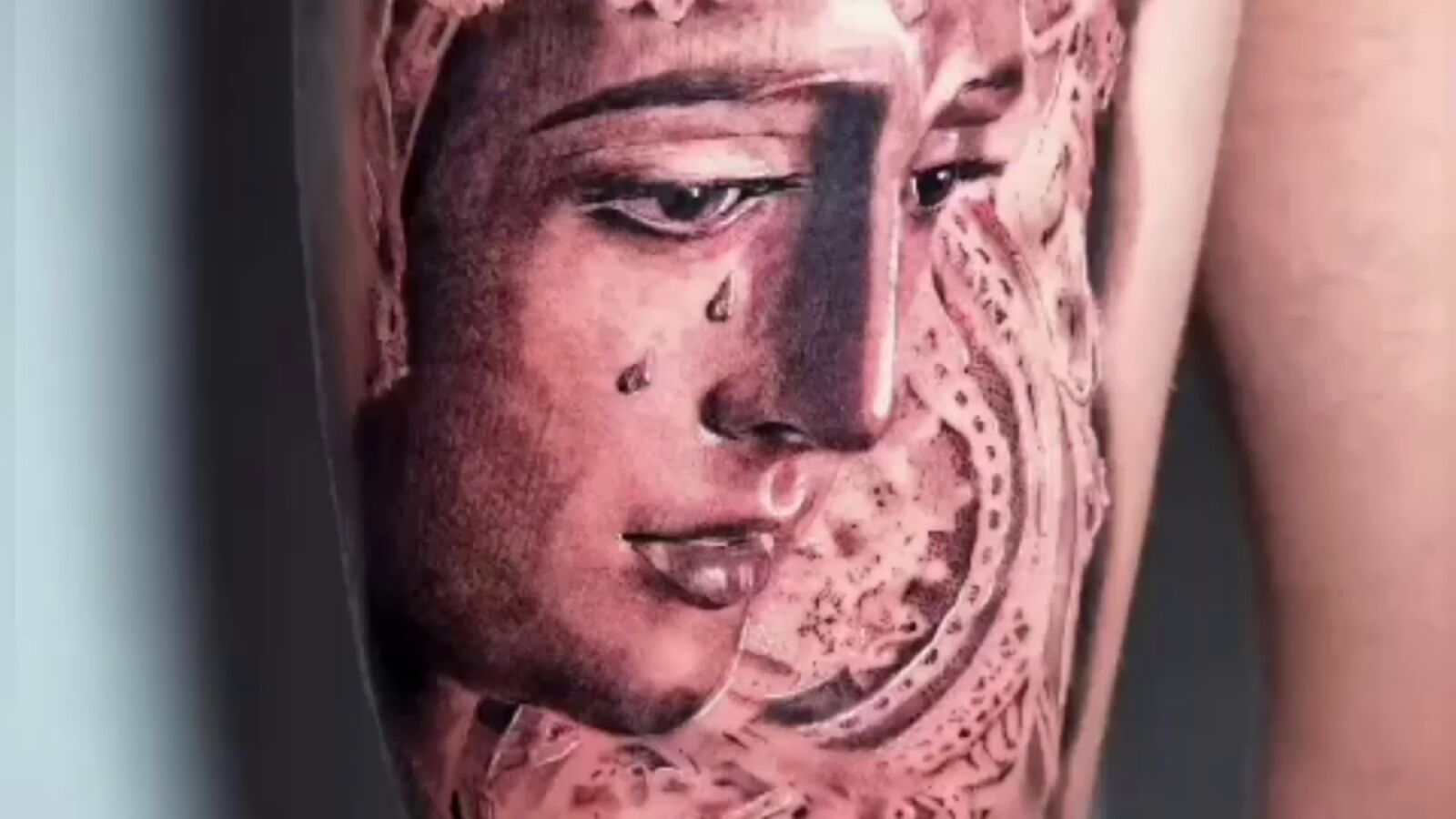 La devoción a flor de piel: José Antonio Rincón, el maestro sevillano de los tatuajes cofrades