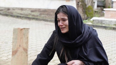 En el último capítulo de ‘Secretos de familia’: Las Erguvan, rotas de dolor por la muerte de Zafer y… ¿Dispuestas a todo por hacer justicia?
