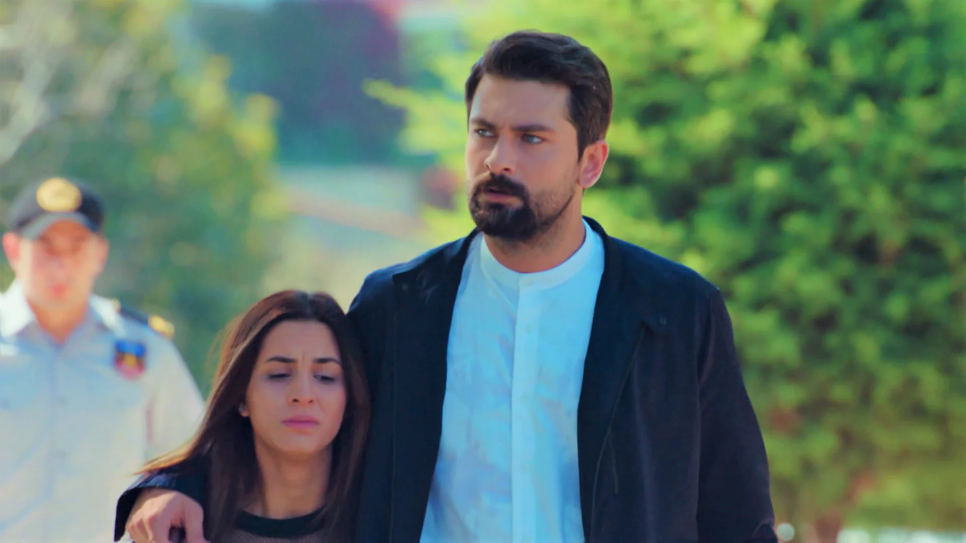 Alihan salva a Lila del chico que la encierra&hellip; &iexcl;Y no puede asistir a la cita con Zeynep!