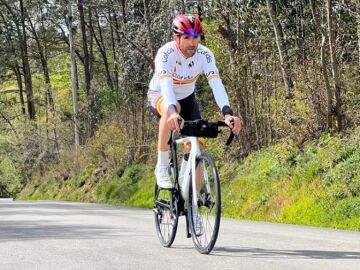 Damián Ramos entrenando en bicicleta