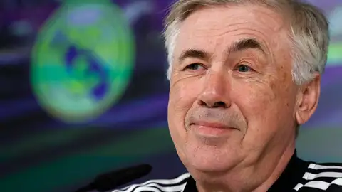 Ancelotti, sonriente en rueda de prensa Ancelotti, sonriente en rueda de prensa