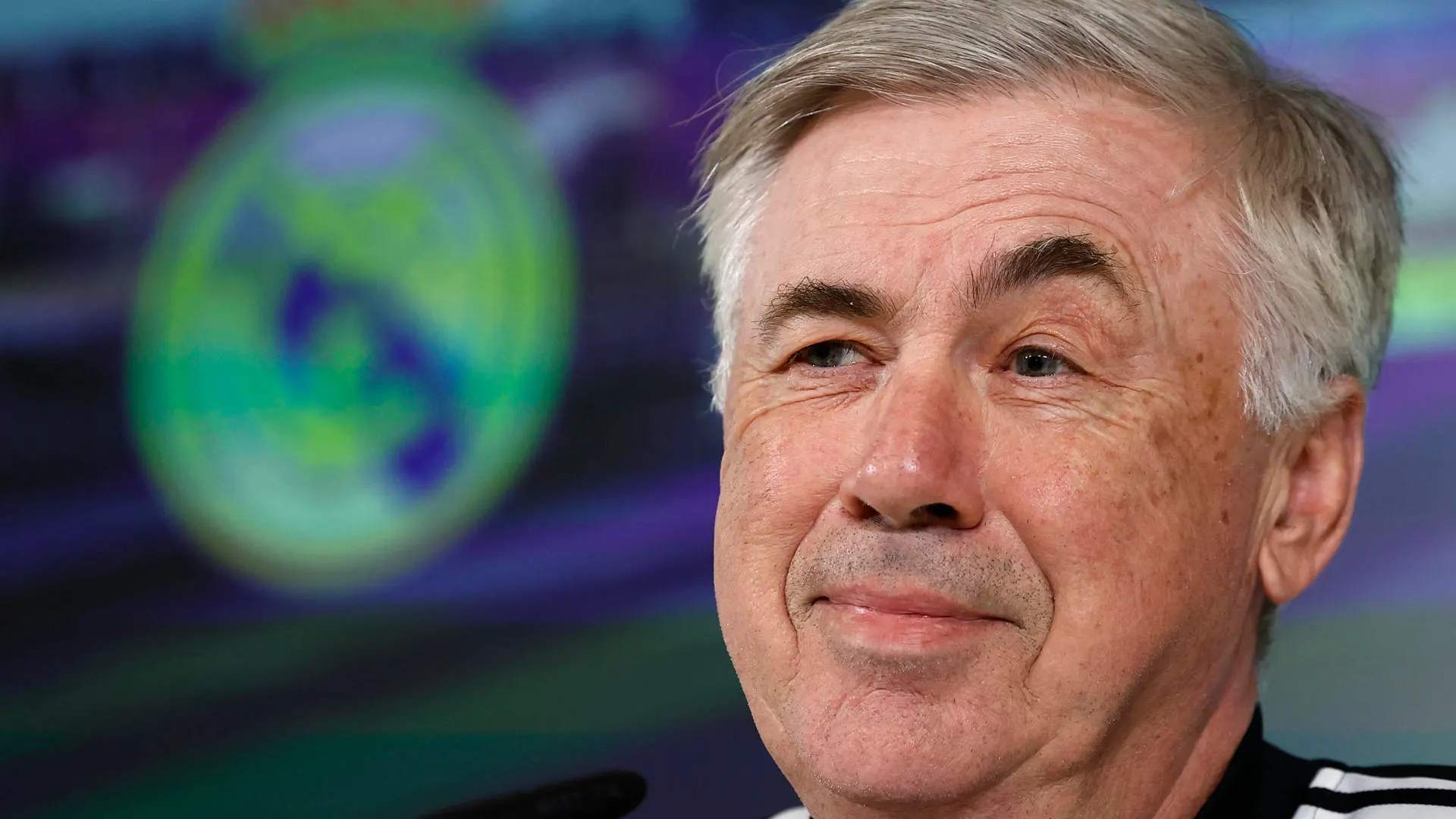 Ancelotti, sonriente en rueda de prensa