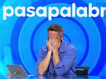 El troleo de Javier Coronas a Roberto Leal: ¡Qué zasca tras su chiste frustrado! El troleo de Javier Coronas a Roberto Leal: ¡Qué zasca tras su chiste frustrado!