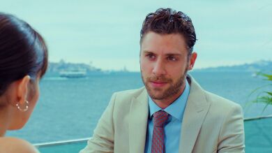 Cem se declara a Zeynep: “Haré lo que pueda por hacerte feliz si algún día me aceptas”