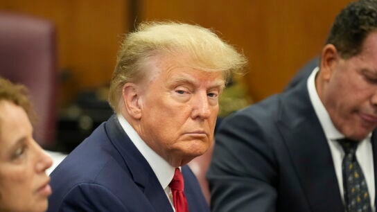 Donald Trump durante la celebraci&oacute;n del juicio