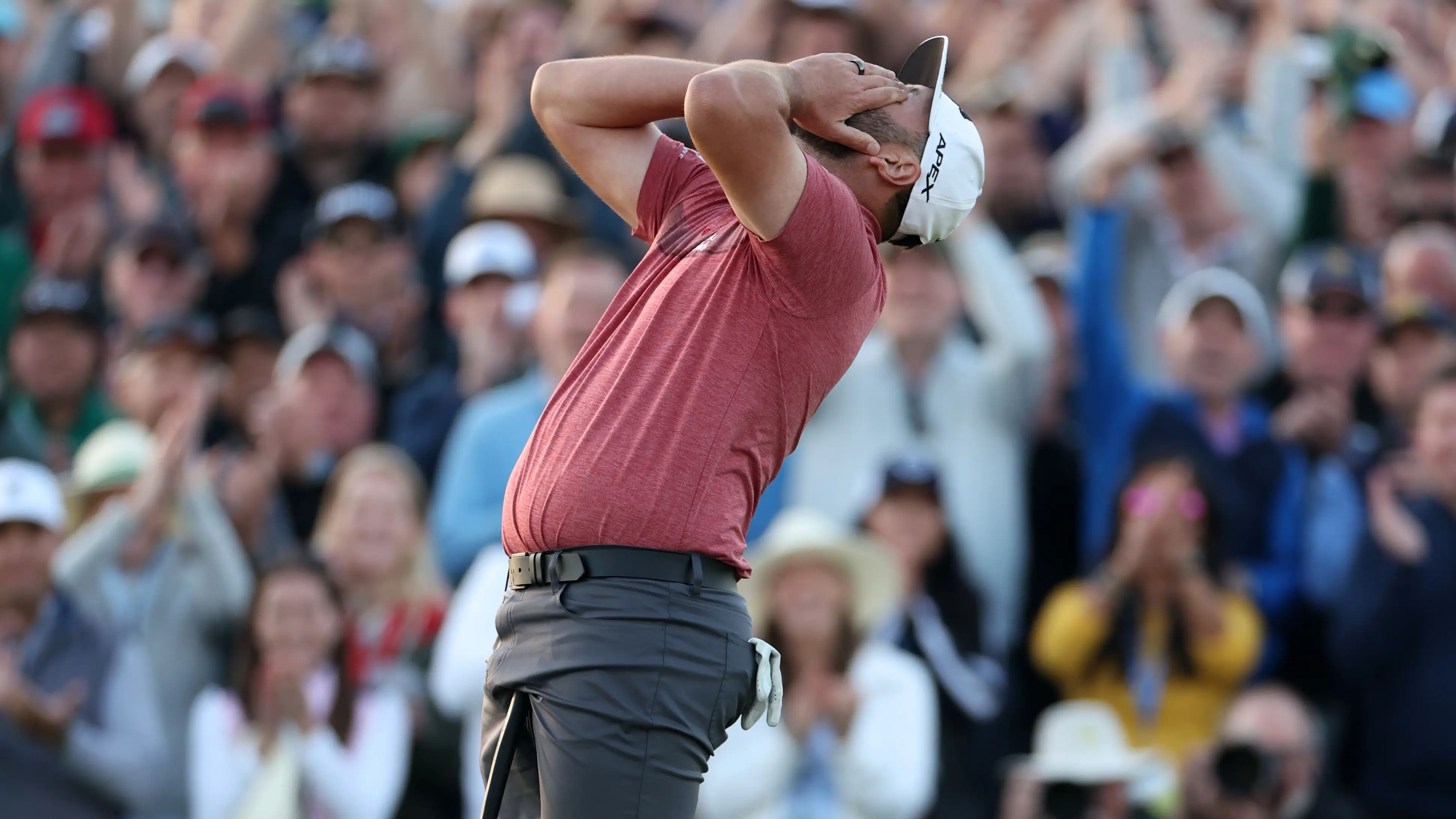 Jon Rahm reacciona inmediatamente después de proclamarse campeón del Masters de Augusta Jon Rahm reacciona inmediatamente después de proclamarse campeón del Masters de Augusta
